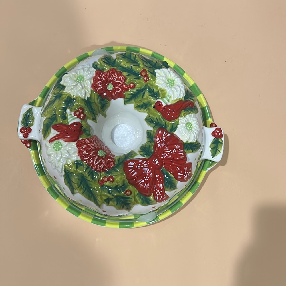 Temptations Presentable Ovenware Holiday Bundt Cake Pan & Lid & Serving Platter